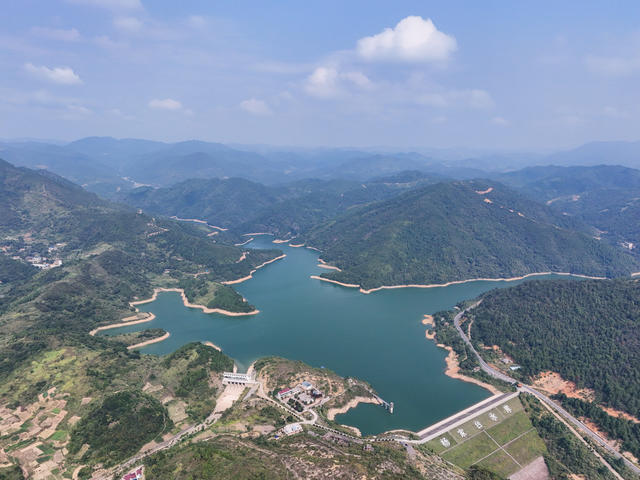 水库  生态  青山  碧水  风景  旅游  自然  湿地  风光