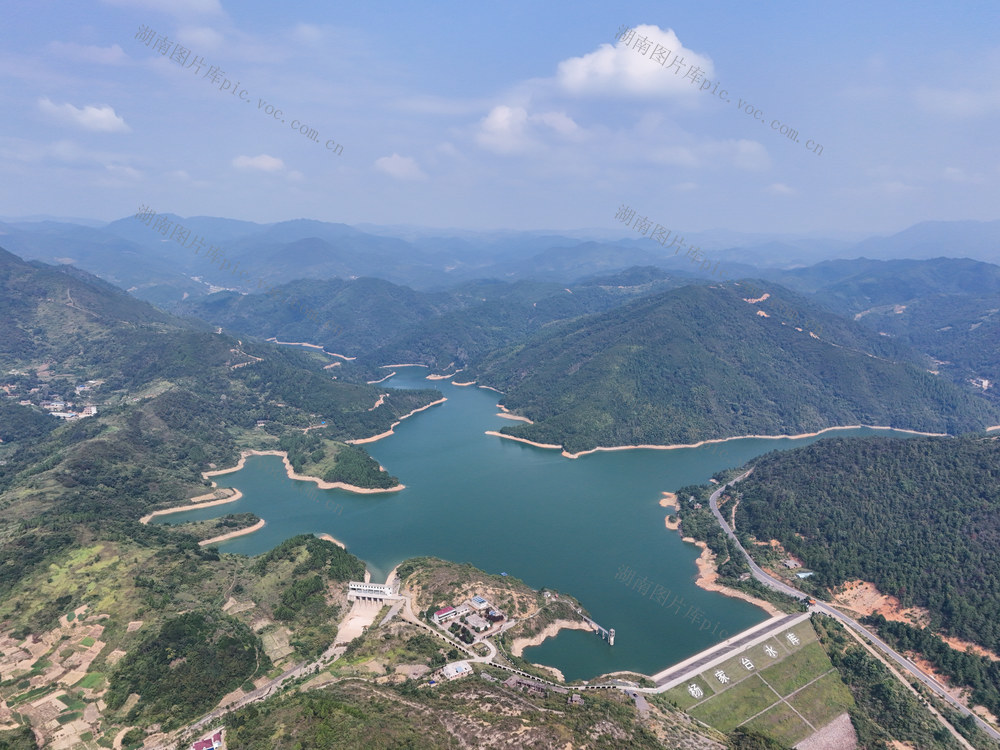 水库  生态  青山  碧水  风景  旅游  自然  湿地  风光