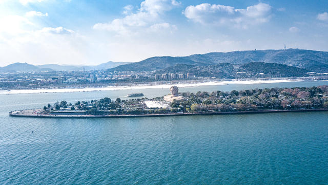 长沙下雪 长沙雪景 长沙城市风光 长沙下大雪 湘江 长沙城市航拍 长沙冬季雪景 湘江橘子洲雪景 长沙橘子洲雪景 橘子洲大桥雪景 长沙北辰三角洲雪景 长沙渔人码头雪景 湖南金融中心 长沙步行街雪景 长沙ifs 长沙杜甫江阁雪景航拍 雪后长沙美景