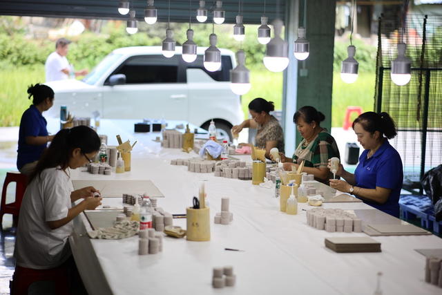 车间 村民 加工 就业 乡村