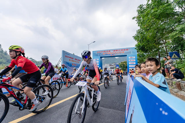 矮寨公路奇观 自行车公开赛 吉首
