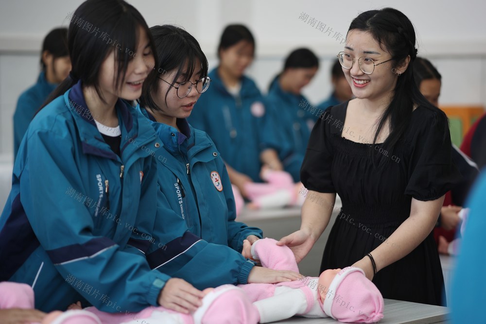 职业教育、学校、学生、保育、技能