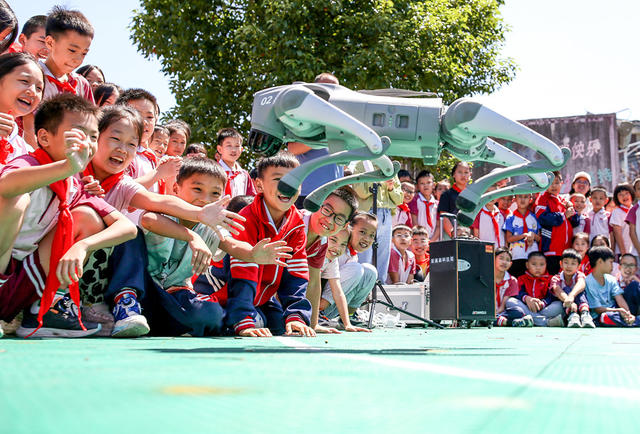 科普 科普日  科技 科学 科大篷车 机器狗