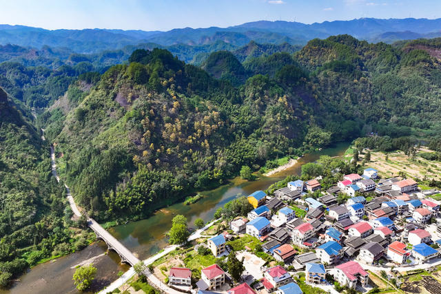 秋 秋天 秋景 秋色 层林 色彩 斑斓