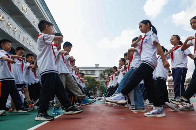 通道    侗族   国防教育   校园   学生