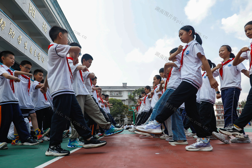 通道    侗族   国防教育   校园   学生