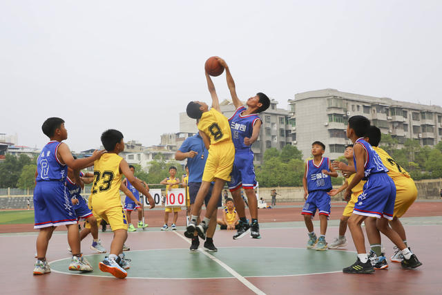 体育 篮球比赛 国庆 中小学生 校园 活动