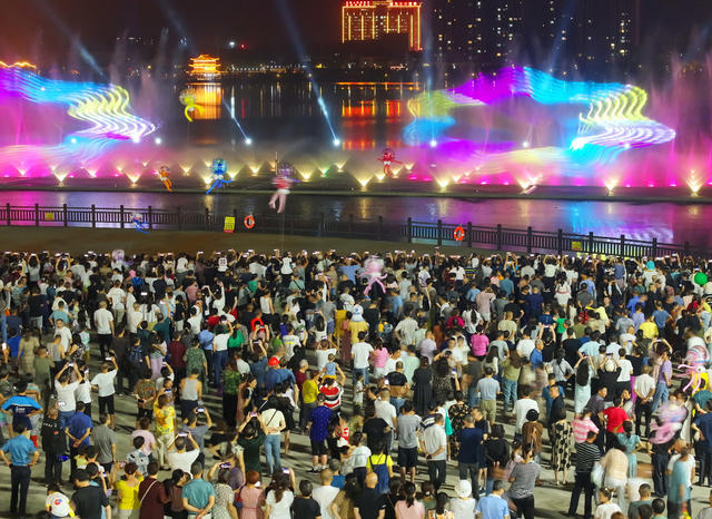 夜色 喷泉 休闲 美景