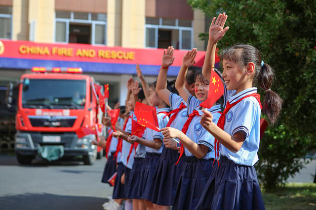 消防  国旗   国庆   小孩  活动  