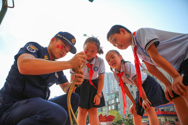 消防  国旗   国庆   小孩  活动  