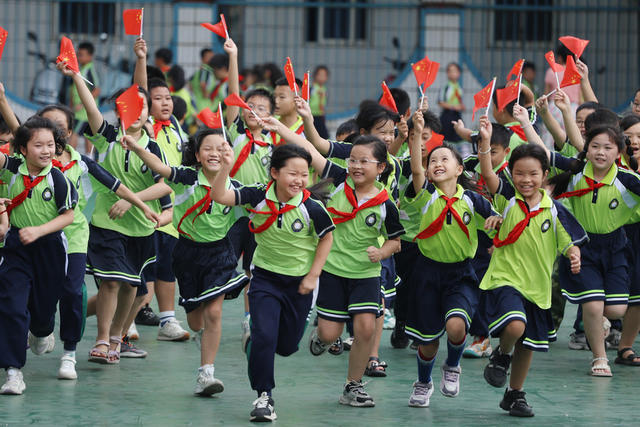 喜迎 国庆 小学 㵲水路
