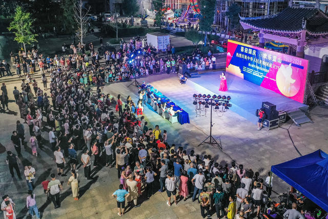 国庆 文艺 表演 节目 群众