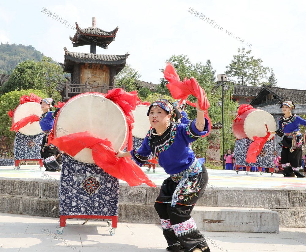 多彩活动迎国庆