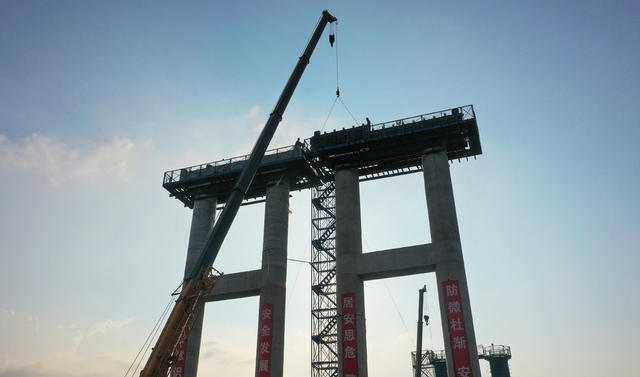 桂新高速  建设  施工  公路