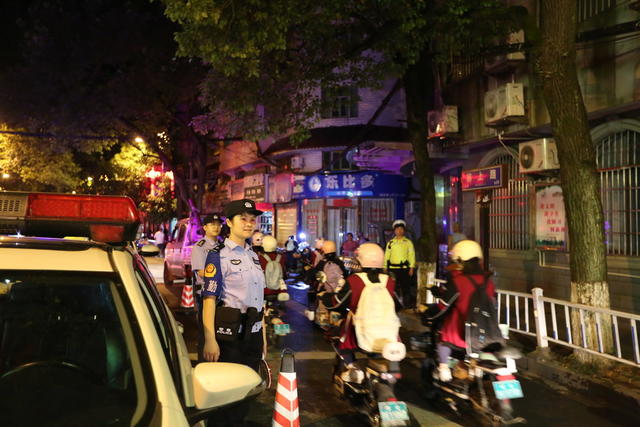 通道县公安局集中清查行动照片  通道县公安局开展2024年夏季治安巡查宣防集中统一行动