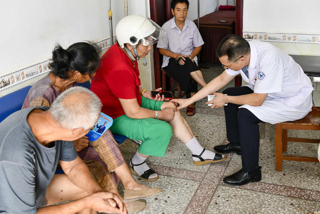 医疗集团 专家下基层 送健康