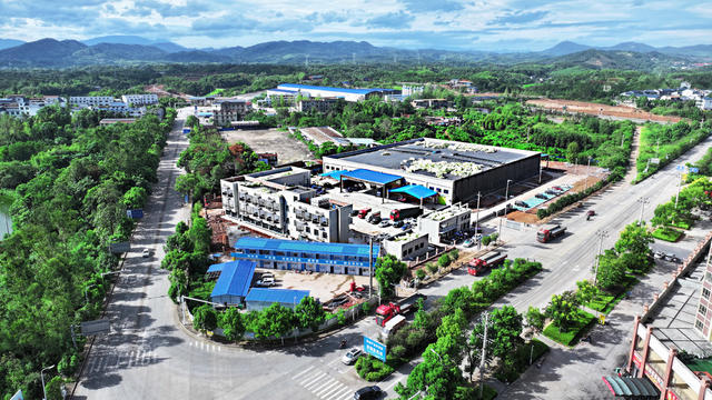 航拍  湖南   郴州  苏仙区  五里  牌烟叶生产收购站  烟叶预检  烟叶打包  收购管理  烟叶收购线 烟叶税入库    黄建华