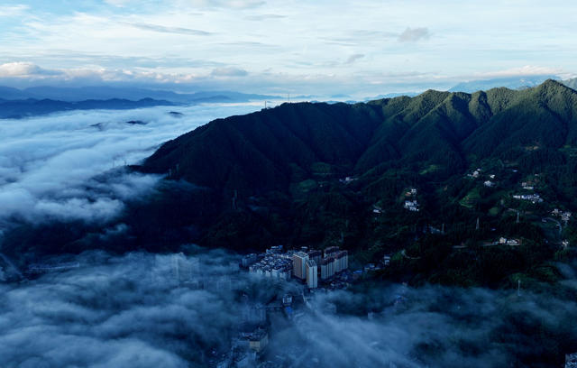 湖南 桂东县县城城南 仙境