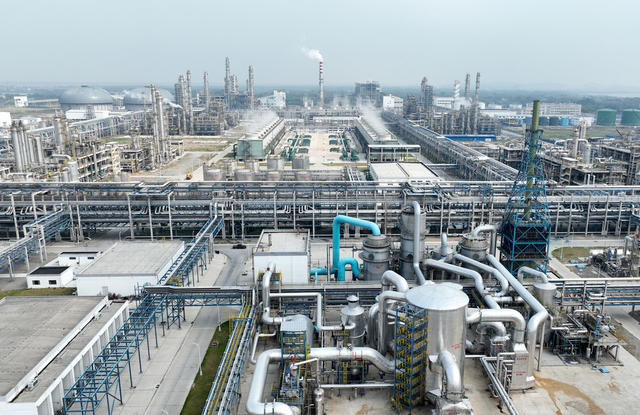 全球单厂规模最大  满负荷生产