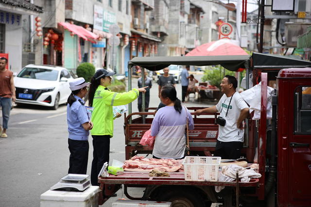 安全 集市 交通安全 赶集 交警 警察 宣传