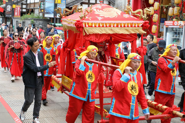 常德河街 传统婚俗 游客观赏 沉浸式体验 绵延千年 古老与浪漫