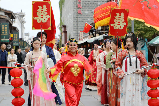 常德河街 传统婚俗 游客观赏 沉浸式体验 绵延千年 古老与浪漫