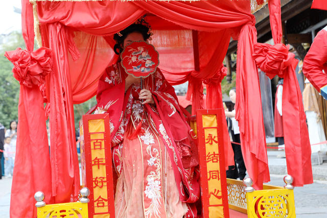 常德河街 传统婚俗 游客观赏 沉浸式体验 绵延千年 古老与浪漫