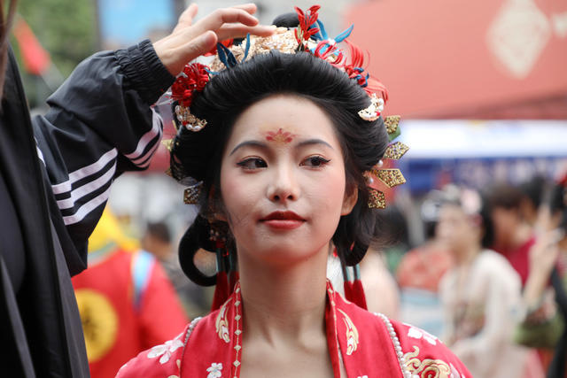 常德河街 传统婚俗 游客观赏 沉浸式体验 绵延千年 古老与浪漫