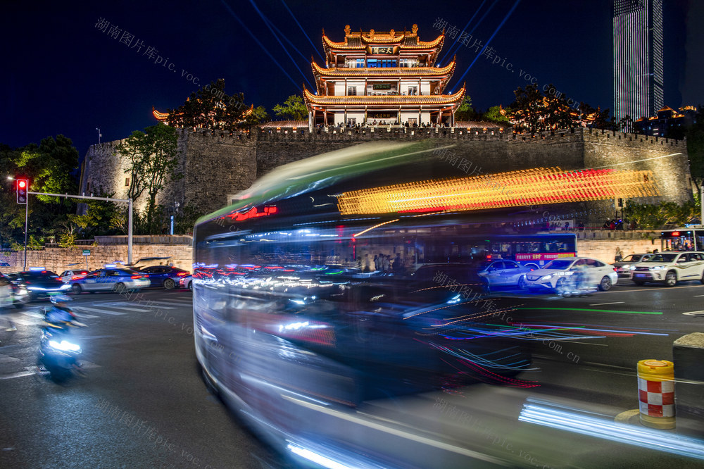 长沙 天心阁  旅游 公交车 夜晚