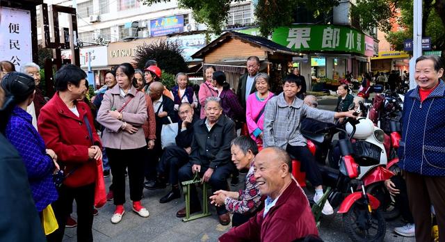 老有所乐，开心时光