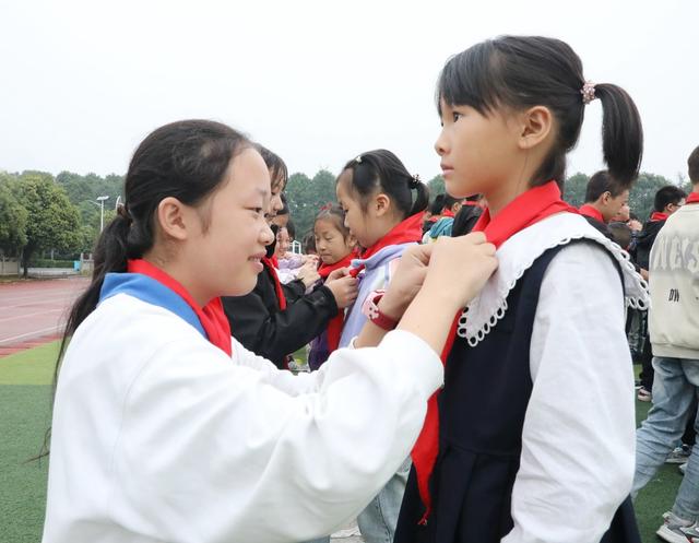  红领巾心向党    争做时代好少年
