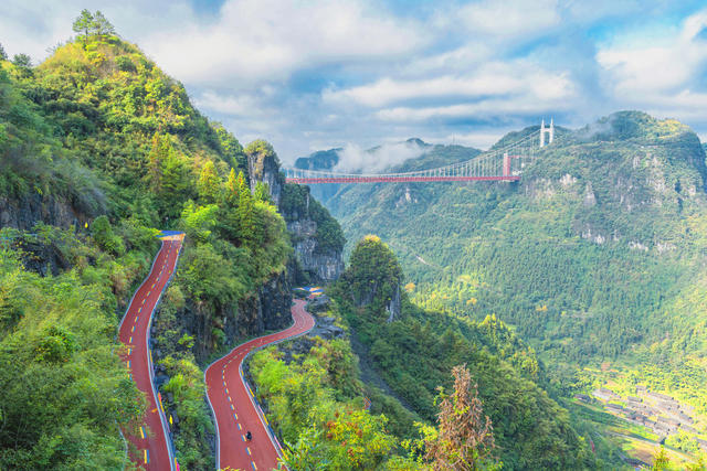 “网红路”扮靓乡村  成为乡村游的一道道美丽风景线