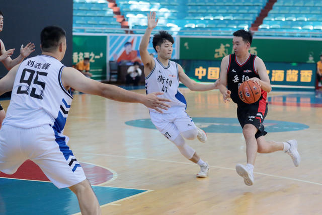 2024湖南省篮球联赛  常德市体育馆开赛