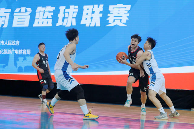 2024湖南省篮球联赛  常德市体育馆开赛