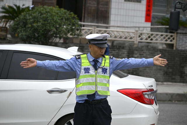 国庆 在岗 交通 交警 