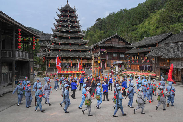 庆丰收  迎国庆  重走长征路