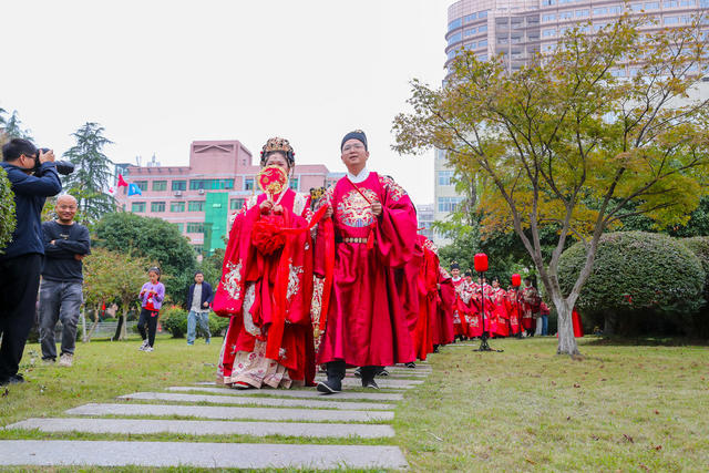 集体婚礼  文明  新风尚  传统