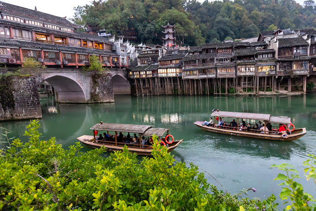 凤凰  古城  湘西  游人 景区