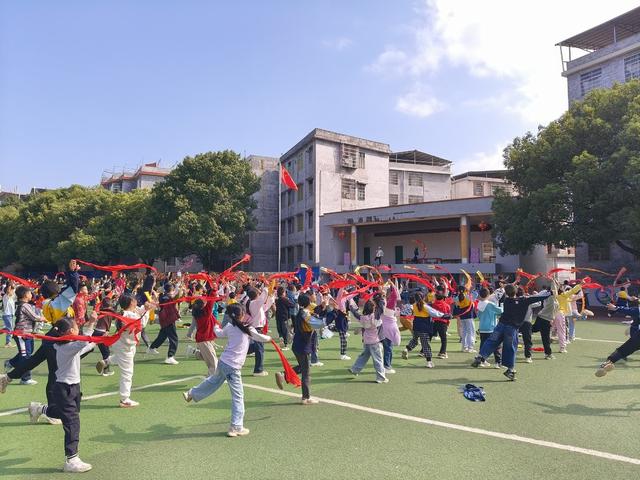 龙泉四小 飘带龙