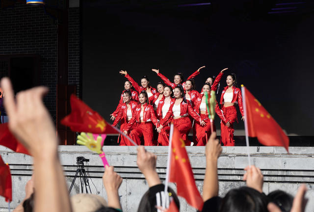 广场舞 激情 健身