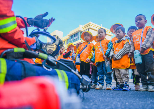 萌娃
消防站
救援
道县