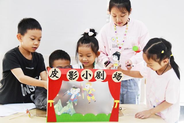 非遗皮影“戏”假日
