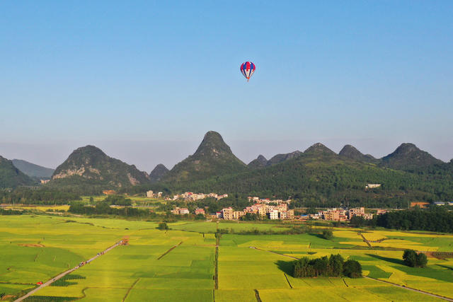 宁远：   乘上热气球   俯瞰赏美景