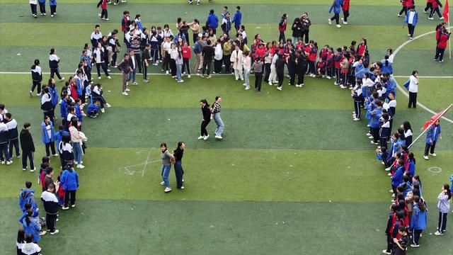 湖南 郴州市  苏仙区  湘南中学  金秋体育节  田径运动会  开幕   黄建华

