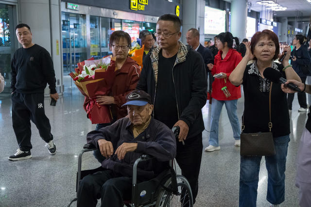 台湾  黄花机场  老兵  回乡  故乡  重逢