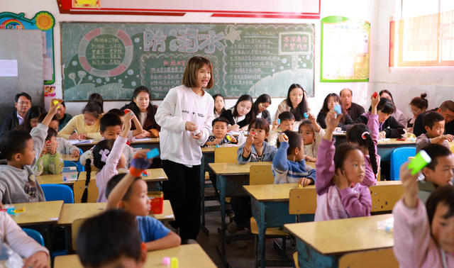 教育 城乡 通道 均衡