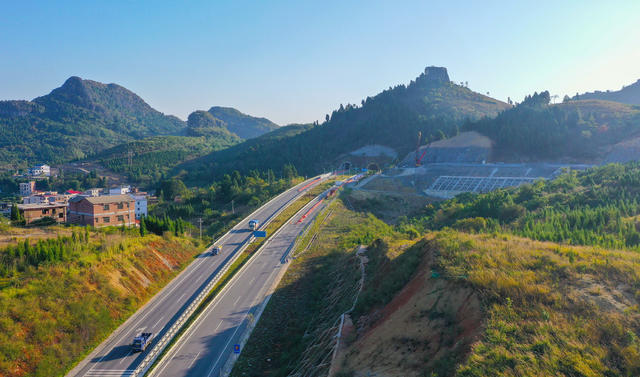 公路  交通  秋景  风景