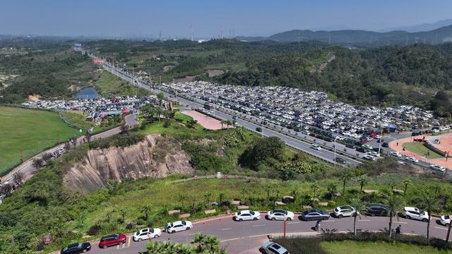 航拍 湖南  郴州  苏仙区  高椅岭 碧水丹霞  游客