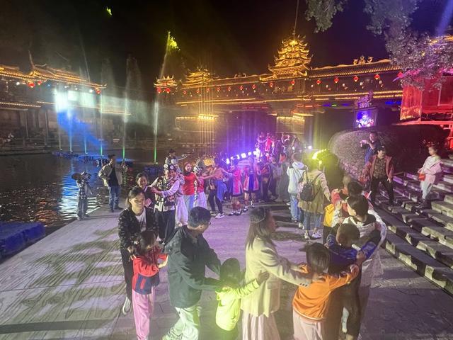 夜游业态丰富多彩
