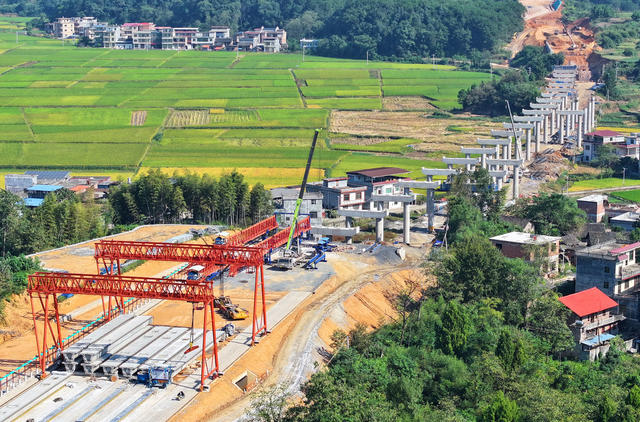 高速 施工 国庆